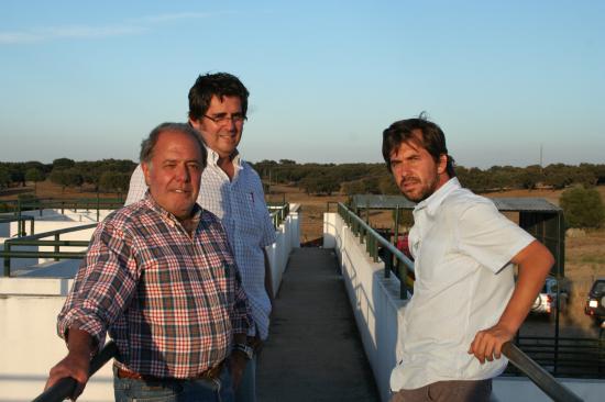 Francisco Lobo de Vasconcellos (Ganadero) Michel Bertrand, Victor Zabala de la Serna (Matador et représentant de l' élévage San