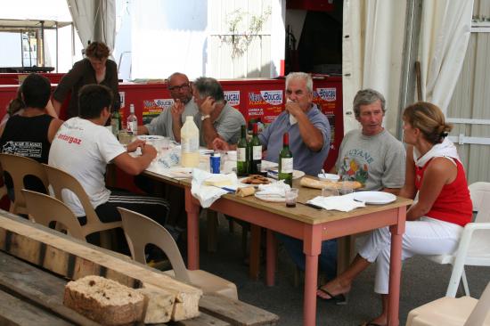 On se restaure avant ...