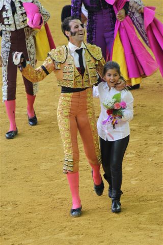 TRIOMPHE DE PADILLA AVEC SA FILLE